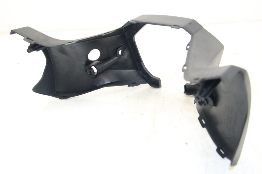 photo de OSŁONA TYLNEJ KIEROWNICY KYMCO DOWNTOWN ABS 125 (2015 - 2017) - Zoom stanu zużycia