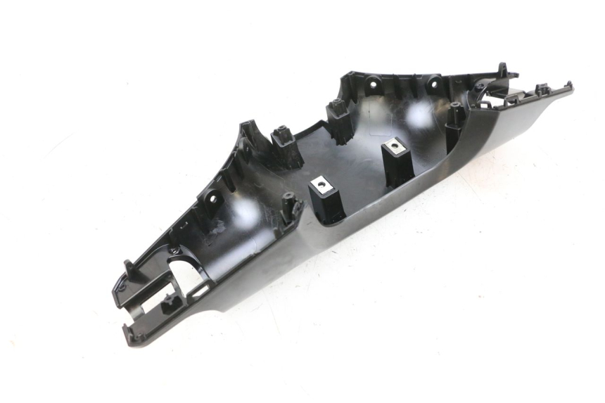 photo de OSŁONA TYLNEJ KIEROWNICY SEGWAY NINEBOT E125S 1 (2022 - 2026) - Szczegóły charakterystyczne