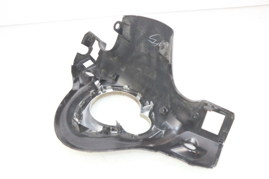 photo de OSŁONA TYLNEJ KIEROWNICY YAMAHA D'ELIGHT DELIGHT 115 (2013 - 2017) - Oznaczenia i referencje