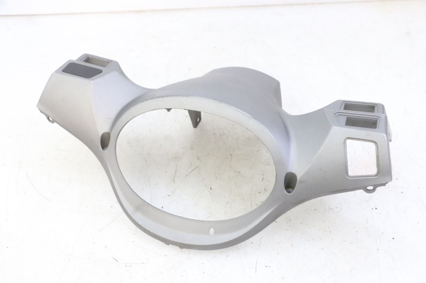 photo de OSŁONA TYLNEJ KIEROWNICY SYM FIDDLE 3 III 125 (2014 - 2020) - Szczegóły charakterystyczne