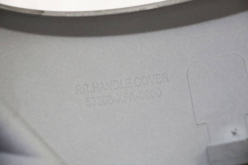 photo de OSŁONA TYLNEJ KIEROWNICY SYM FIDDLE 3 III 125 (2014 - 2020) - Stan powierzchni