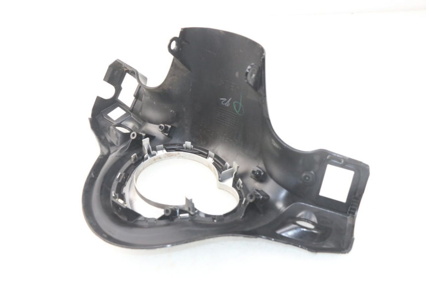 photo de OSŁONA KIEROWNICY TYLNA MBK FLIPPER 115 (2013 - 2017) - Zoom stanu zużycia