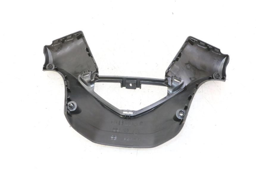 photo de OSŁONA KIEROWNICY TYLNA GILERA NEXUS 300 (2008 - 2013) - Zoom stanu zużycia