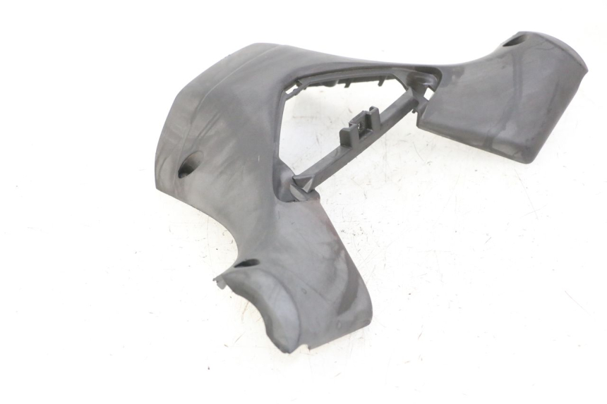 photo de OSŁONA KIEROWNICY TYLNA GILERA NEXUS 300 (2008 - 2013) - Zbliżenie techniczne