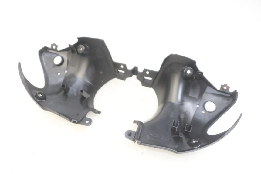 photo de OSŁONA TYLNEJ KIEROWNICY YAMAHA HW XENTER 125 (2011 - 2017) - Szczegół części