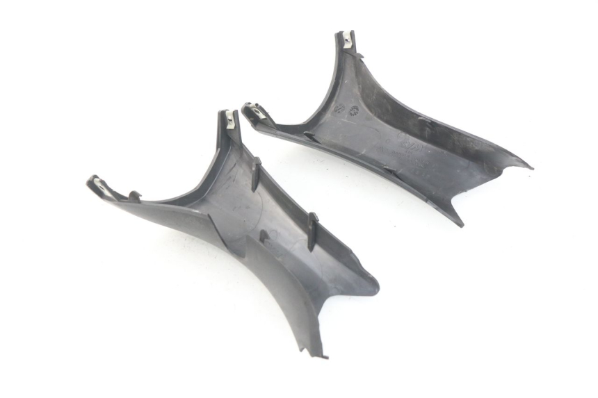 photo de OSŁONA KIEROWNICY TYLNA SYM JOYMAX 250 (2013 - 2017) - Zoom stanu zużycia