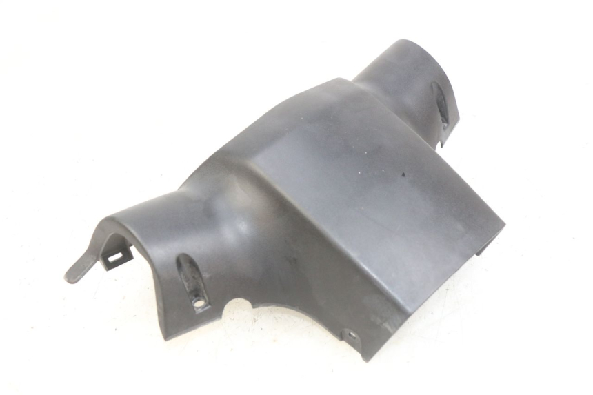 photo de OSŁONA KIEROWNICY TYLNA PEUGEOT KISBEE 2T 50 (2010 - 2017) - Szczegół części