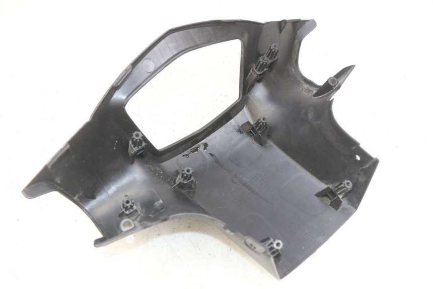 photo de OSŁONA KIEROWNICY TYLNA PEUGEOT KISBEE 2T 50 (2010 - 2017) - Zbliżenie techniczne