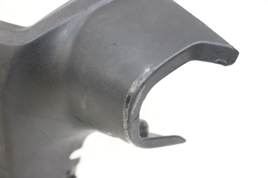 photo de OSŁONA TYLNEJ KIEROWNICY PEUGEOT KISBEE 2T 50 (2018 - 2022) - Szczegół części