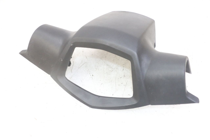 photo de OSŁONA TYLNEJ KIEROWNICY PEUGEOT KISBEE 2T 50 (2018 - 2022) - Szczegół części