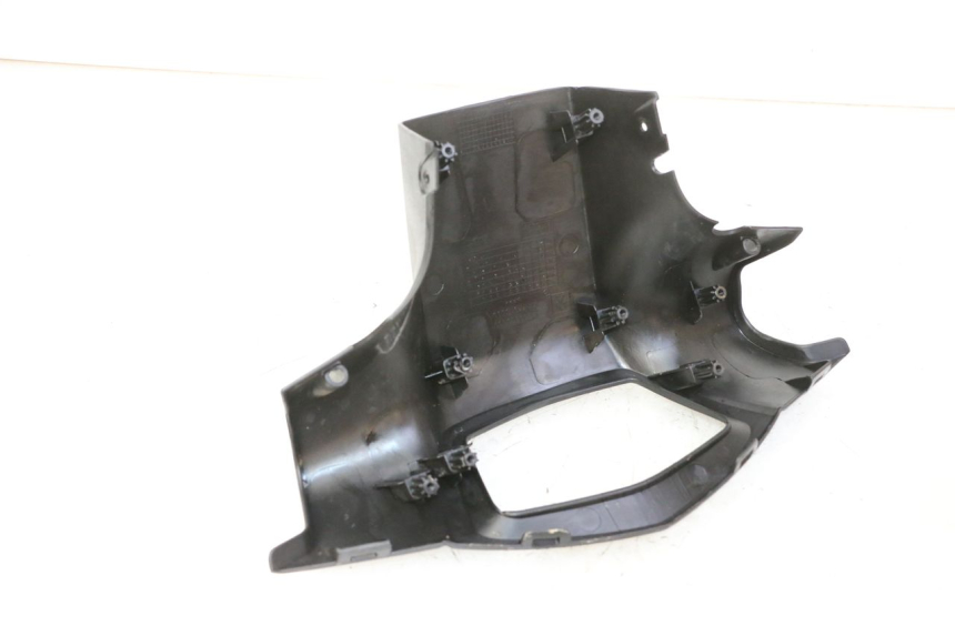 photo de OSŁONA KIEROWNICY TYLNA PEUGEOT KISBEE 2T 50 (2010 - 2017) - Szczegół części