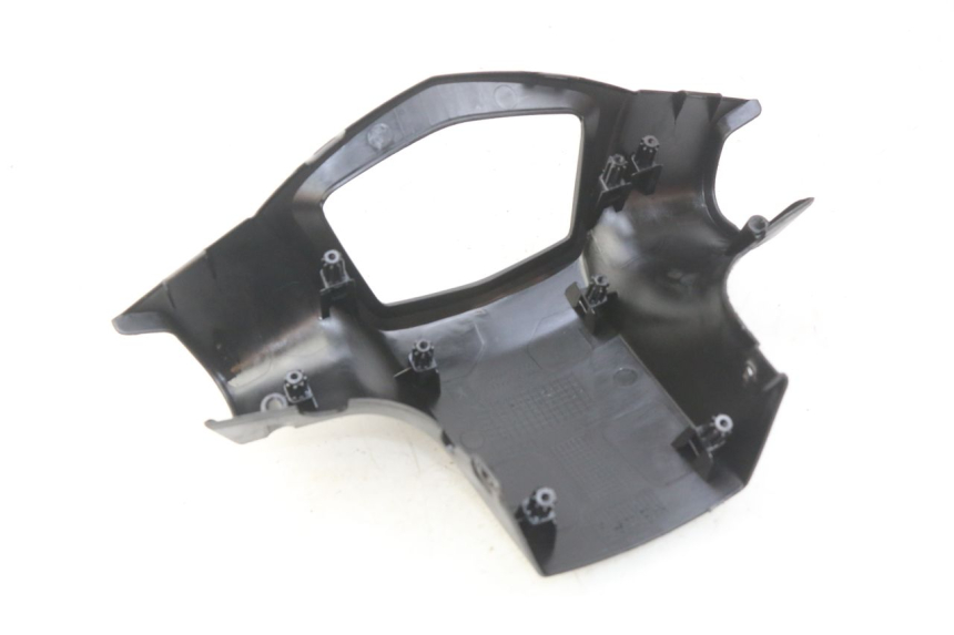 photo de OSŁONA TYLNEJ KIEROWNICY PEUGEOT KISBEE 4T 50 (2018 - 2022) - Szczegół części