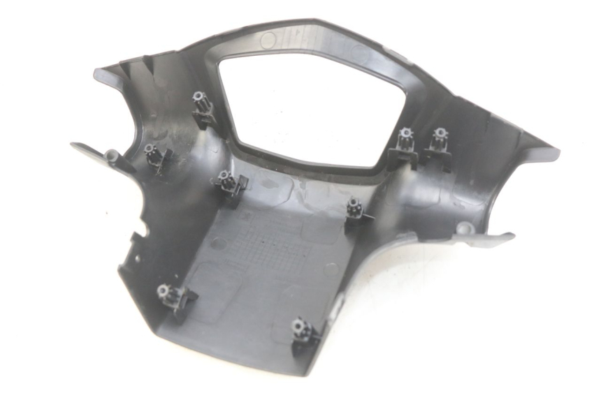 photo de OSŁONA TYLNEJ KIEROWNICY PEUGEOT KISBEE 4T 50 (2010 - 2017) - Zbliżenie techniczne