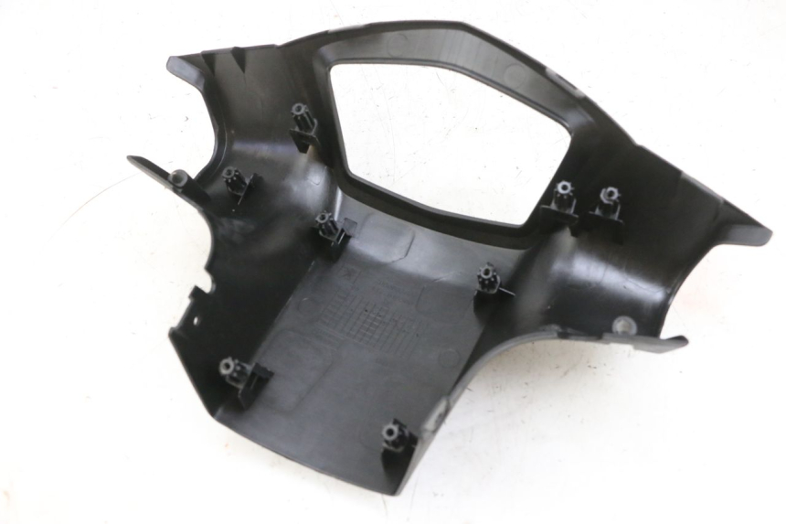 photo de OSŁONA TYLNEJ KIEROWNICY PEUGEOT KISBEE 4T 50 (2010 - 2017) - Zbliżenie techniczne