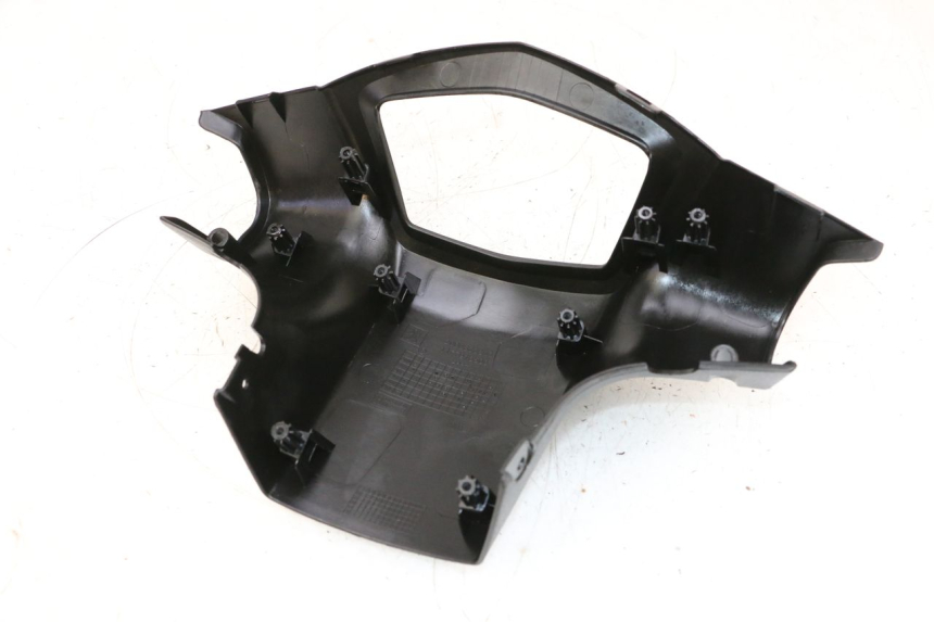 photo de OSŁONA TYLNEJ KIEROWNICY PEUGEOT KISBEE 4T 50 (2010 - 2017) - Inny kąt widzenia