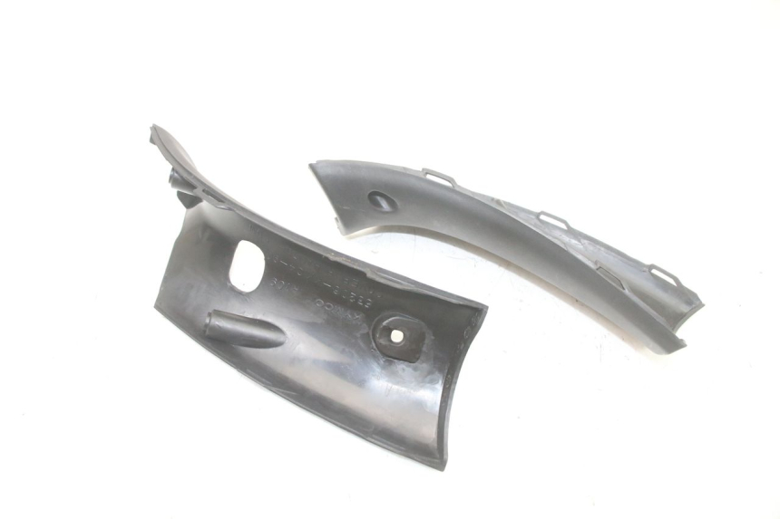 photo de OSŁONA TYLNEJ KIEROWNICY KYMCO GRAND DINK 125 (2008 - 2014) - Zbliżenie techniczne