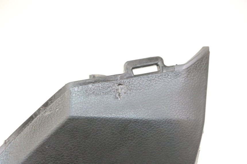 photo de OSŁONA KIEROWNICY TYLNA KYMCO X-TOWN XTOWN 125 (2016 - 2021) - Zoom stanu zużycia