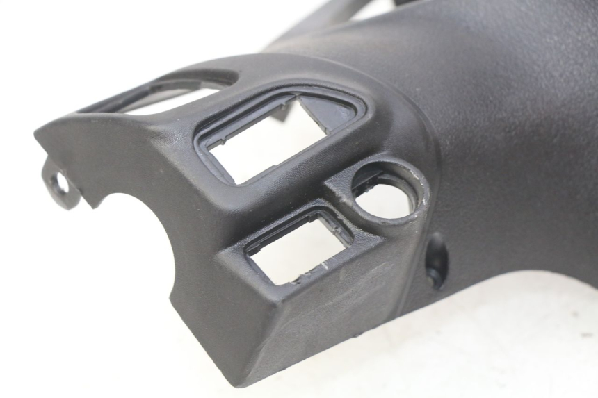 photo de OSŁONA TYLNEJ KIEROWNICY PIAGGIO LIBERTY IGET 4T 50 (2015 - 2020) - Punkty mocowania