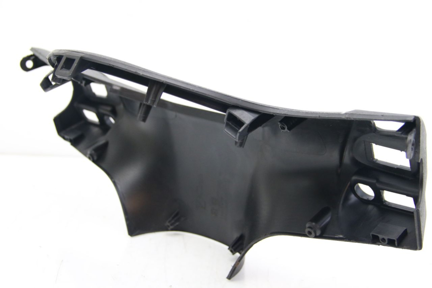 photo de OSŁONA TYLNEJ KIEROWNICY PIAGGIO LIBERTY IGET 4T 50 (2015 - 2020) - Szczegóły charakterystyczne