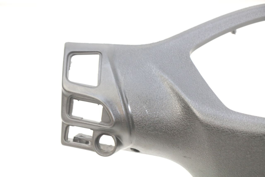 photo de OSŁONA KIEROWNICY TYLNA PIAGGIO LIBERTY IGET S 125 (2016 - 2020) - Punkty mocowania