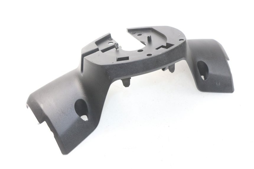 photo de OSŁONA KIEROWNICY TYLNA PEUGEOT METROPOLIS 400 (2017 - 2020) - Szczegół części