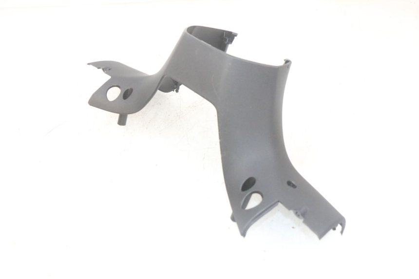 photo de OSŁONA TYLNEJ KIEROWNICY PIAGGIO MP3 HPE 300 (2019 - 2026) - Szczegół części