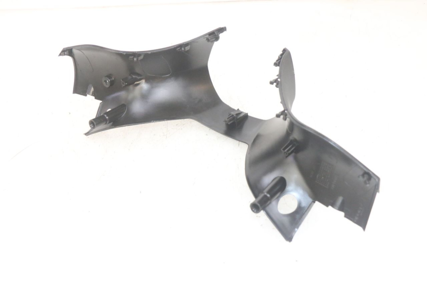 photo de OSŁONA TYLNEJ KIEROWNICY PIAGGIO MP3 HPE 300 (2019 - 2026) - Inny kąt widzenia