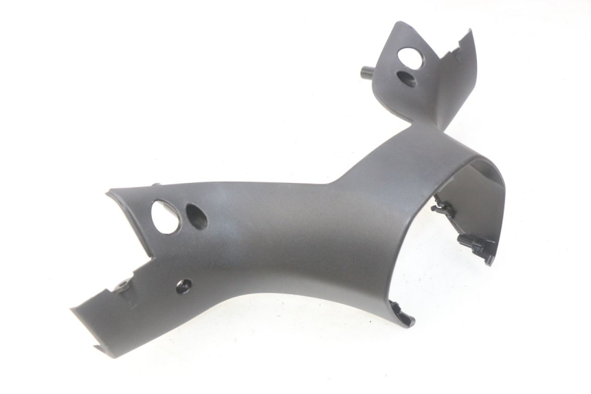 photo de OSŁONA KIEROWNICY TYLNA PIAGGIO MP3 500 (2014 - 2017) - Zbliżenie techniczne