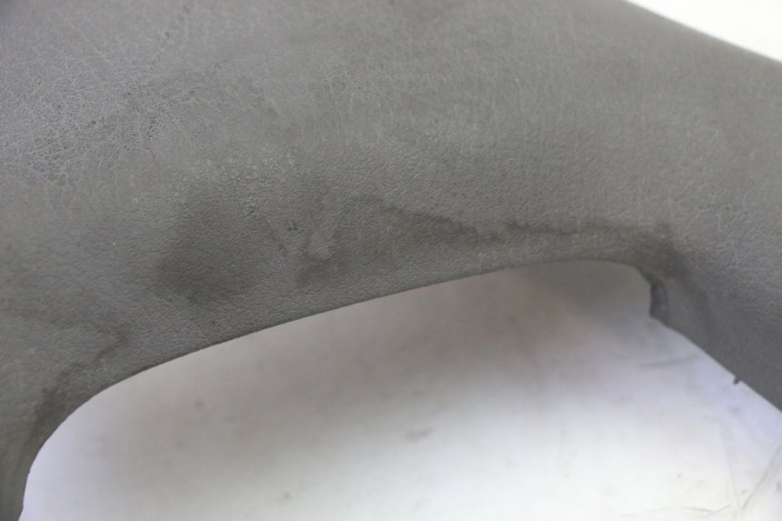 photo de OSŁONA TYLNEJ KIEROWNICY PIAGGIO MP3 500 (2011 - 2015) - Zbliżenie techniczne