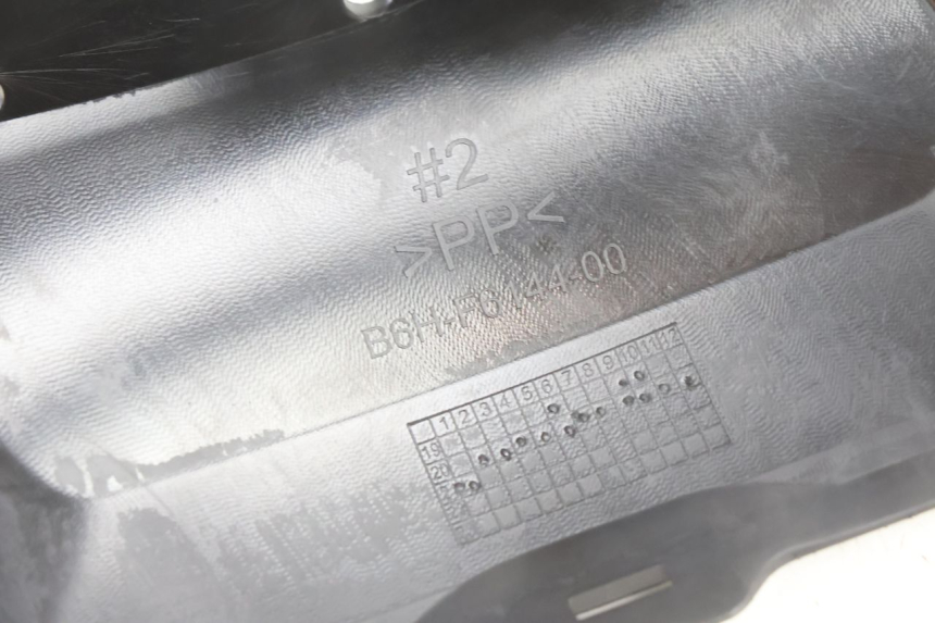 photo de OSŁONA TYLNEJ KIEROWNICY YAMAHA N-MAX NMAX 125 (2021 - 2024) - Zbliżenie techniczne