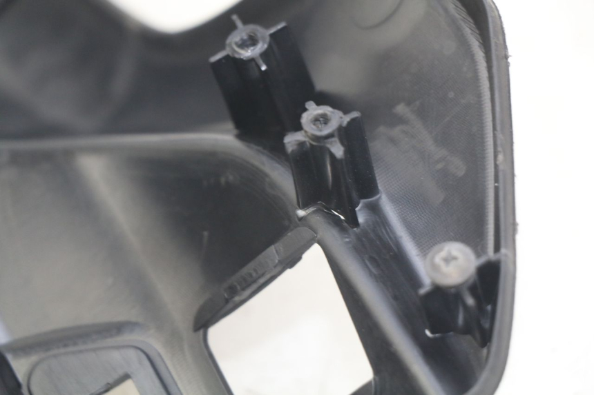 photo de OSŁONA KIEROWNICY TYLNA HONDA NHX LEAD 110 (2008 - 2010) - Zoom stanu zużycia