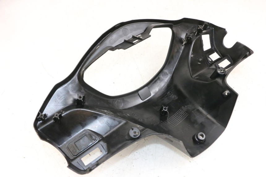 photo de OSŁONA KIEROWNICY TYLNA HONDA NHX LEAD 110 (2008 - 2010) - Zbliżenie techniczne