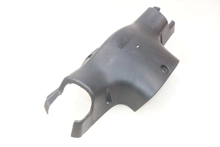 photo de OSŁONA KIEROWNICY TYLNA KYMCO PEOPLE 250 (2004 - 2008) - Zoom stanu zużycia