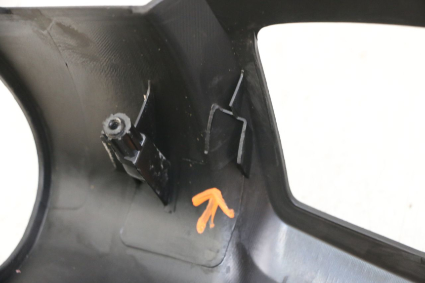 photo de OSŁONA KIEROWNICY TYLNA PEUGEOT VIVACITY 125 (2010 - 2017) - Punkty mocowania