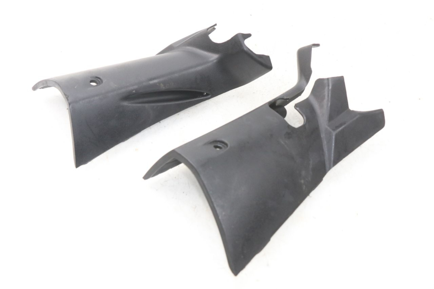 photo de OSŁONA KIEROWNICY TYLNA DAELIM S2 FI 125 (2008 - 2017) - Widok główny