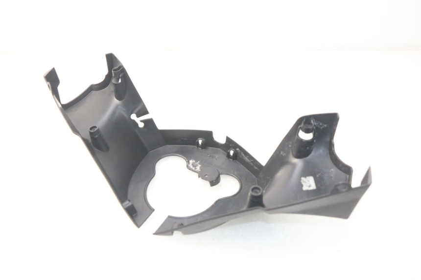 photo de OSŁONA TYLNEJ KIEROWNICY PEUGEOT SATELIS 300 (2012 - 2015) - Szczegół części