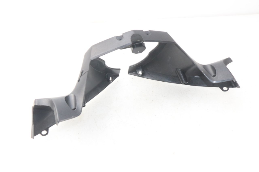 photo de OSŁONA TYLNEJ KIEROWNICY PEUGEOT SATELIS 125 (2006 - 2009) - Zbliżenie techniczne