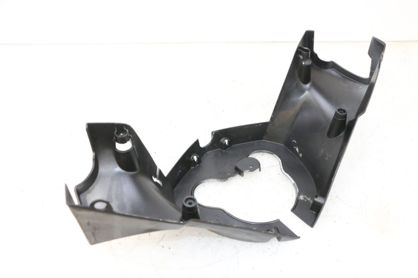 photo de OSŁONA TYLNEJ KIEROWNICY PEUGEOT SATELIS 125 (2013 - 2018) - Szczegół części