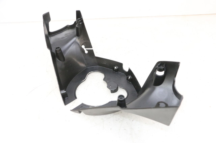 photo de OSŁONA TYLNEJ KIEROWNICY PEUGEOT SATELIS 125 (2013 - 2018) - Zbliżenie techniczne