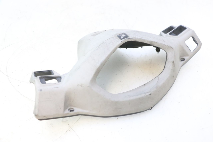 photo de OSŁONA TYLNEJ KIEROWNICY HONDA SCV LEAD 100 (2003 - 2007) - Oznaczenia i referencje