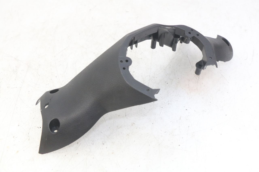 photo de OSŁONA KIEROWNICY TYLNA MBK SKYCRUISER 125 (2010 - 2013) - Punkty mocowania