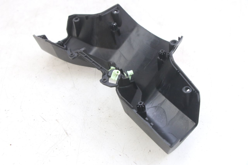 photo de OSŁONA TYLNEJ KIEROWNICY PEUGEOT SPEEDFIGHT 4 4T 50 (2015 - 2020) - Szczegół części