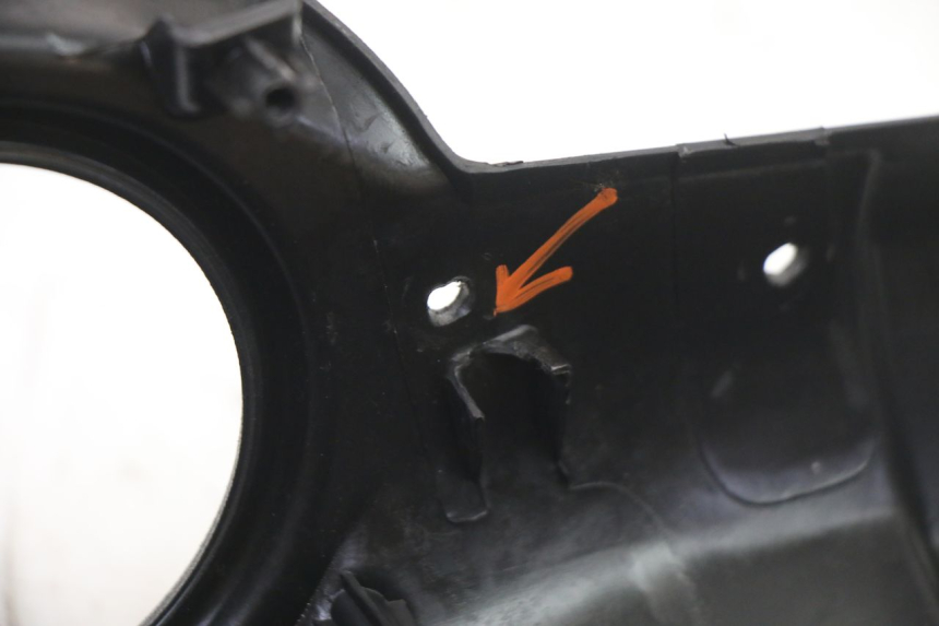 photo de OSŁONA TYLNEJ KIEROWNICY APRILIA SR 2T 50 (2018 - 2022) - Zbliżenie techniczne