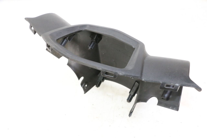 photo de OSŁONA KIEROWNICY TYLNA PEUGEOT STREETZONE I 2T 50 (2018 - 2020) - Zbliżenie techniczne