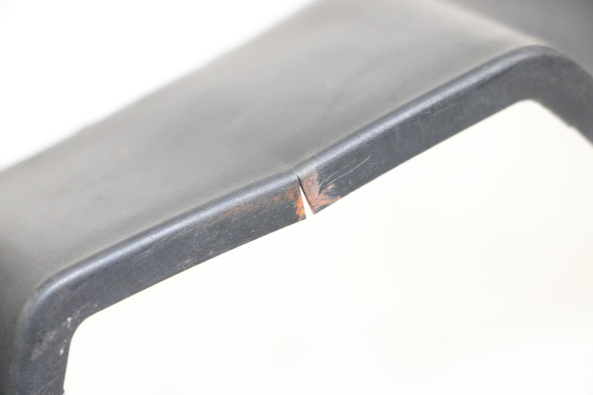 photo de OSŁONA TYLNEJ KIEROWNICY KYMCO SUPER 8 4T 50 (2021 - 2024) - Zoom stanu zużycia