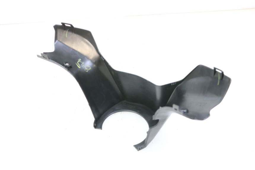 photo de OSŁONA TYLNEJ KIEROWNICY SUZUKI BURGMAN 125 (2018 - 2021) - Inny kąt widzenia