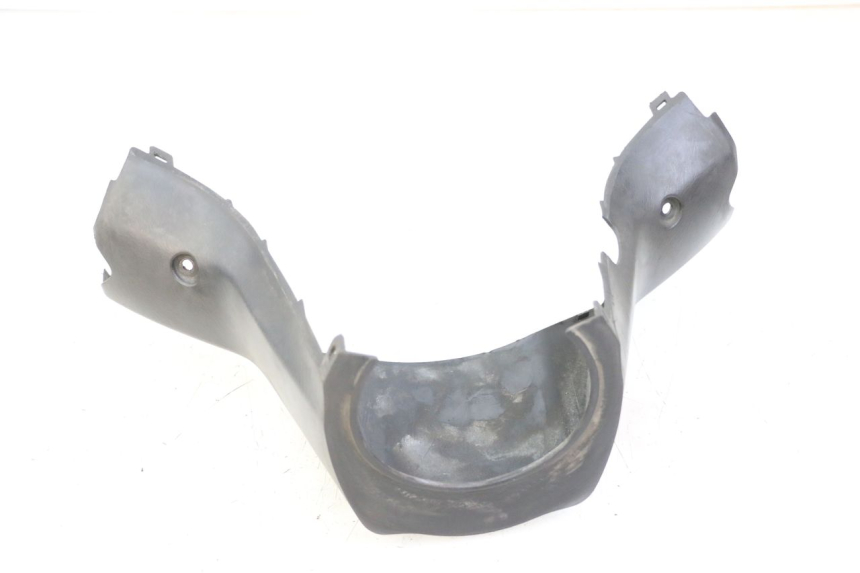 photo de OSŁONA TYLNEJ KIEROWNICY SUZUKI BURGMAN 125 (2015 - 2017) - Zoom stanu zużycia