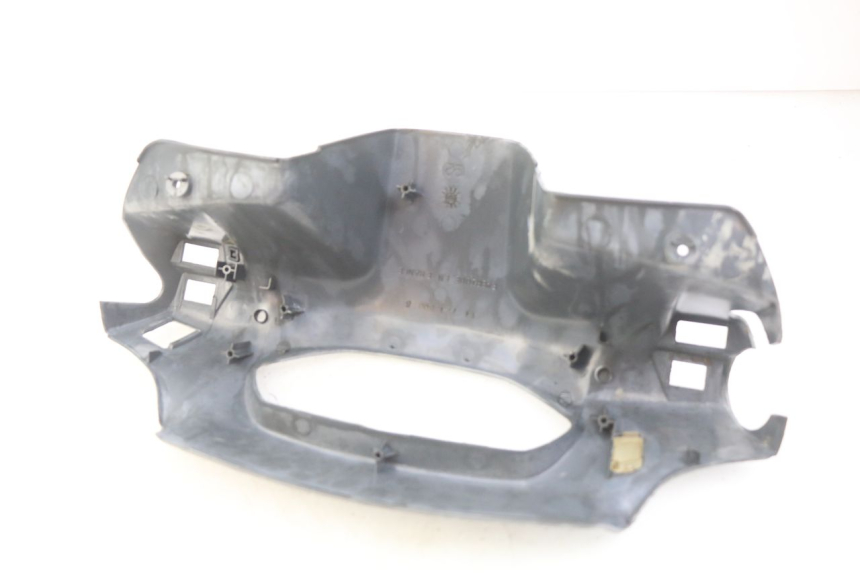 photo de OSŁONA TYLNEJ KIEROWNICY PEUGEOT SV 125 (1991 - 1994) - Inny kąt widzenia