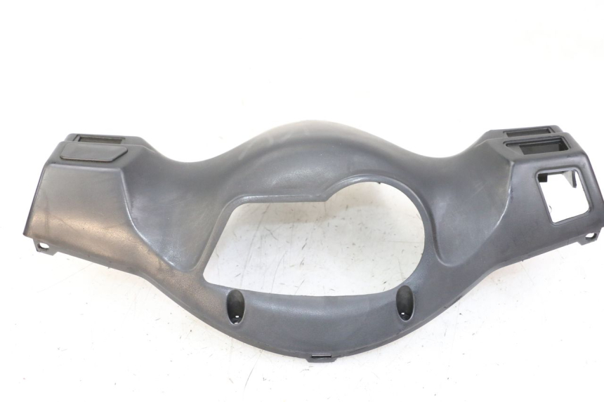 photo de OSŁONA KIEROWNICY TYLNA SYM ORBIT 2 4T 50 (2018 - 2022) - Inny kąt widzenia