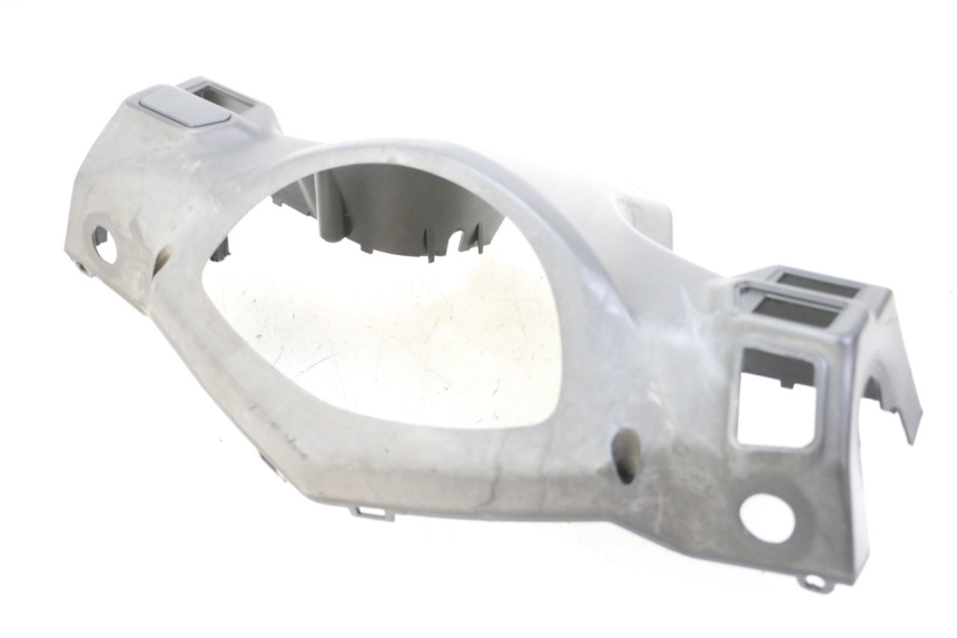 photo de OSŁONA TYLNEJ KIEROWNICY SYM ORBIT III 3 4T 50 (2018 - 2021) - Inny kąt widzenia